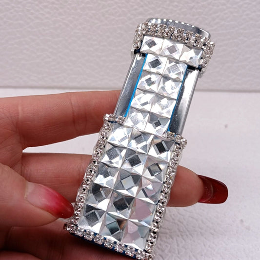 Diamond-encrusted Ladies Windproof Inflatable Lighter Straight Creative